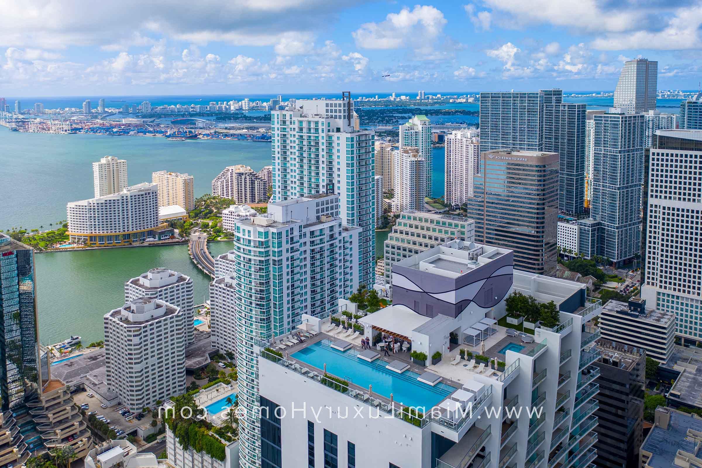 1010年Brickell温泉屋顶泳池